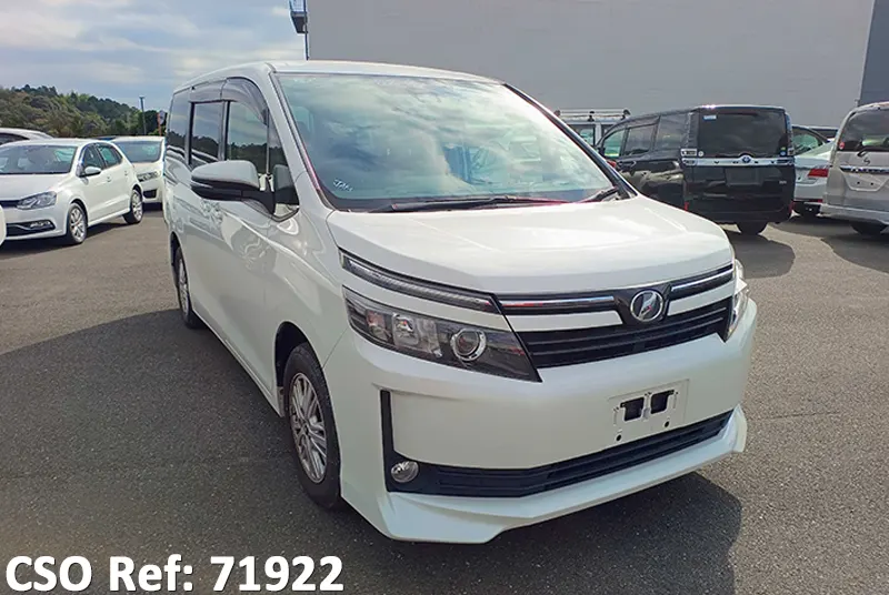 Toyota / Voxy 2017